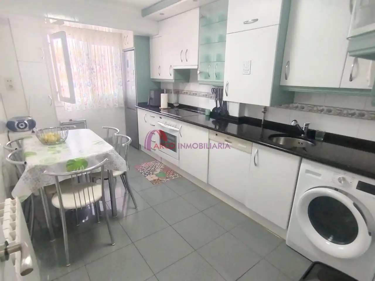 Cocina de Piso en venta en Burgos con Calefacción y Amueblado