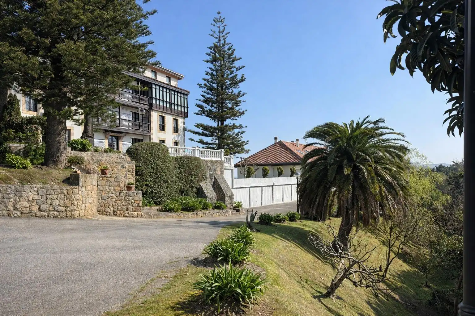 Vista exterior de Dúplex en venda en Comillas (Cantabria) amb Calefacció, Terrassa i Balcó
