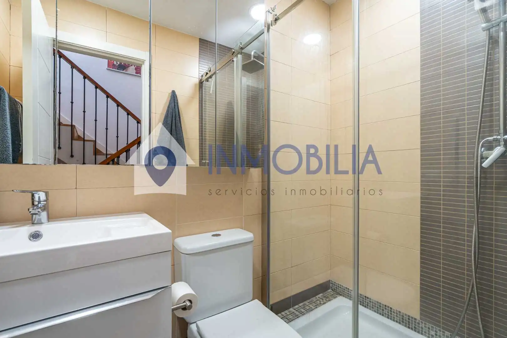 Badezimmer von Maisonette zum Verkauf in Madrid mit Klimaanlage, Heizung und Terrasse