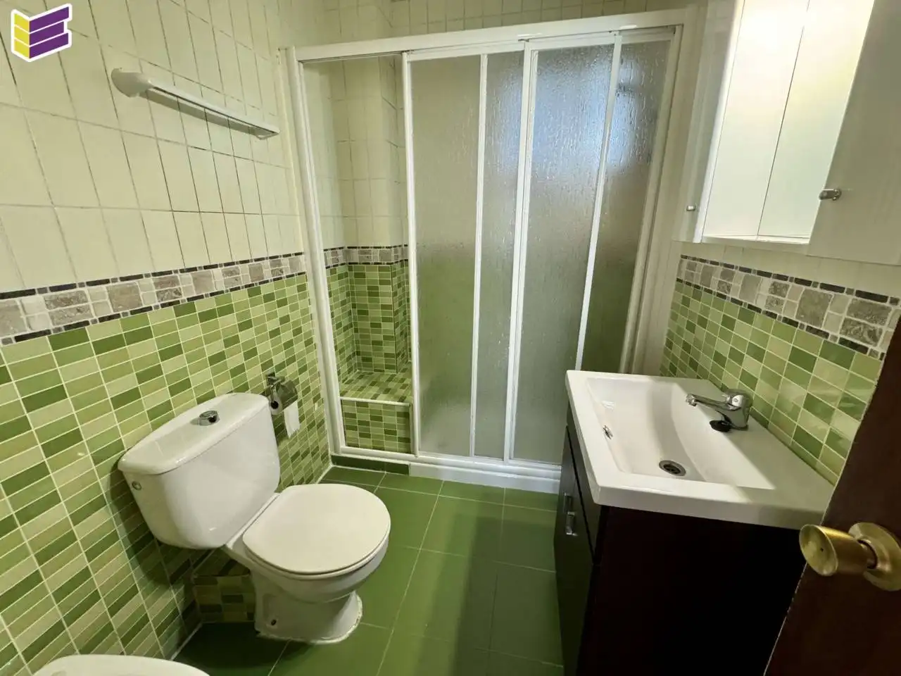 Baño de Piso en venta en Baiona con Calefacción, Parquet y Amueblado