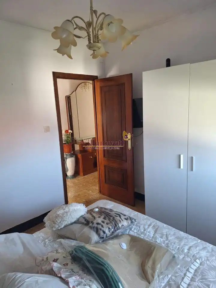 Dormitori de Pis de lloguer en Redondela amb Calefacció i Moblat