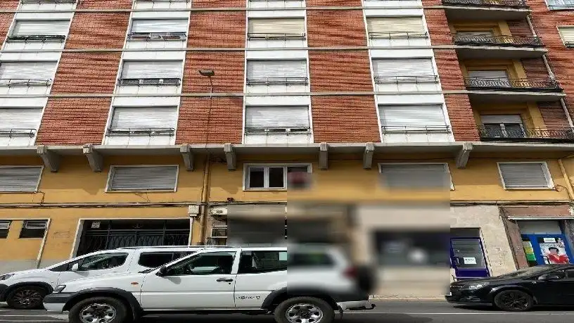 Local comercial en venda a San Claudio - La Chantría