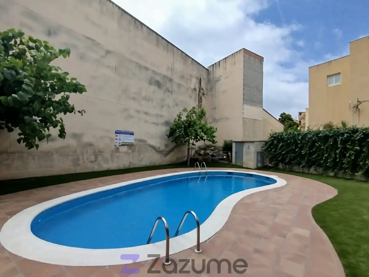 Schwimmbecken von Wohnungen zur Miete in Lloret de Mar mit Klimaanlage, Terrasse und Schwimmbad