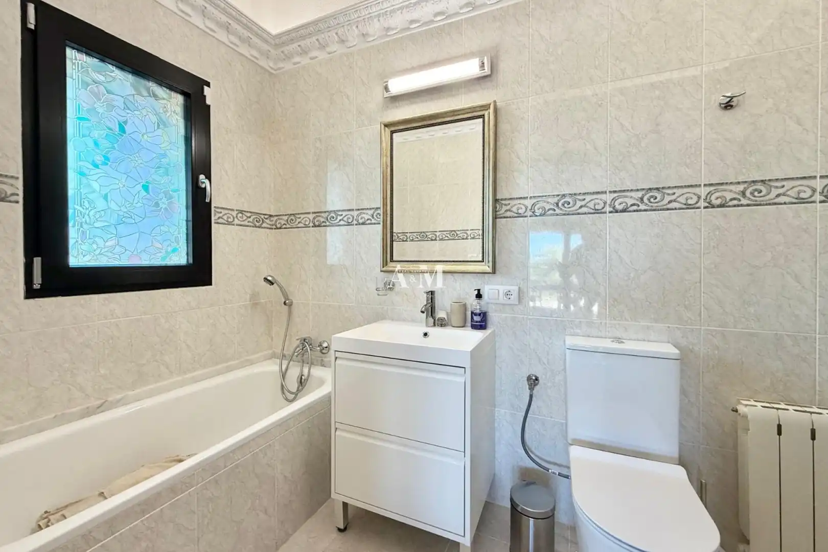 Baño de Casa o chalet de alquiler en San Miguel de Salinas con Aire acondicionado, Calefacción y Jardín privado