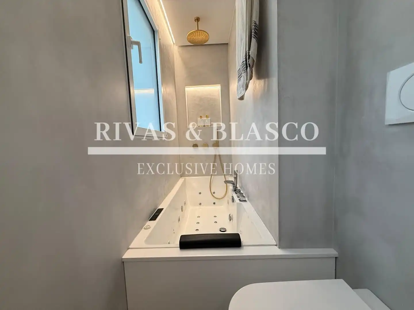 Baño de Apartamento de alquiler en Donostia - San Sebastián  con Calefacción, Terraza y Amueblado