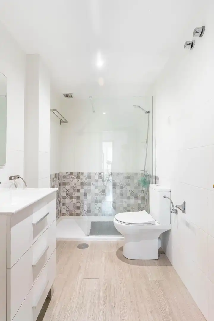 Baño de Piso en venta en Llanera con Calefacción, Trastero y Amueblado