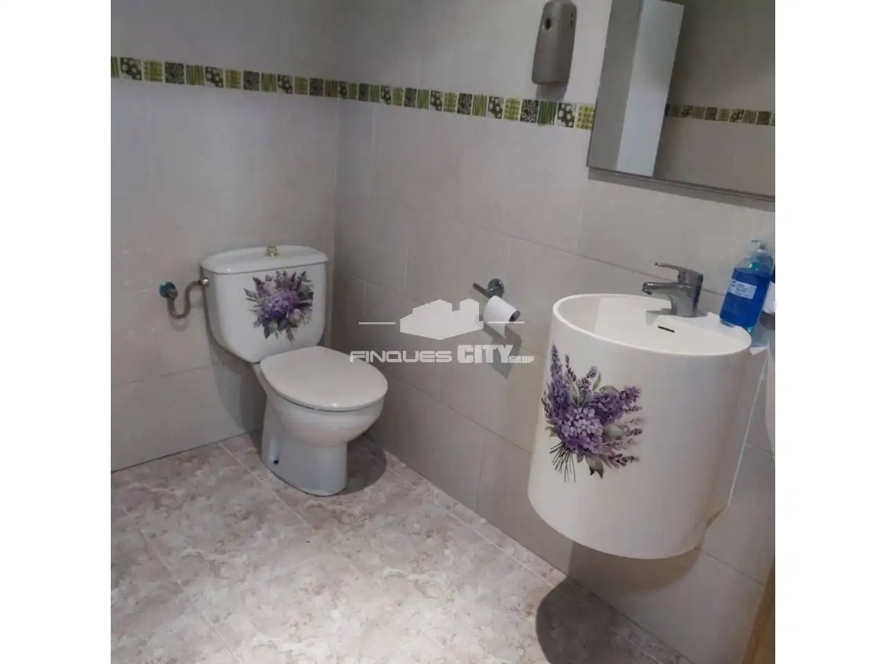 Baño de Local de alquiler en Calella con Aire acondicionado