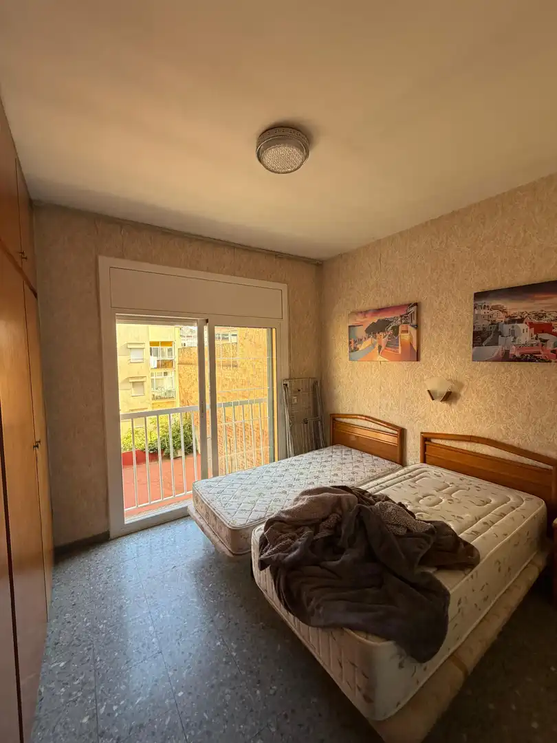 Habitación de Piso en venta en Barcelona con Balcón
