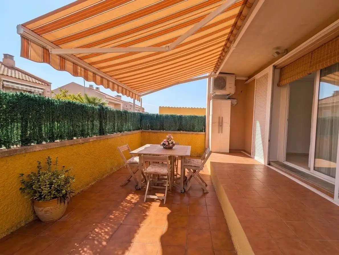 Casa aparellada amb piscina en venda a Platja de Mont-roig, imagen 15