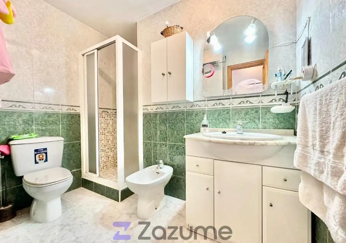 Badezimmer von Wohnung zur Miete in San Pedro del Pinatar mit Klimaanlage, Heizung und Terrasse