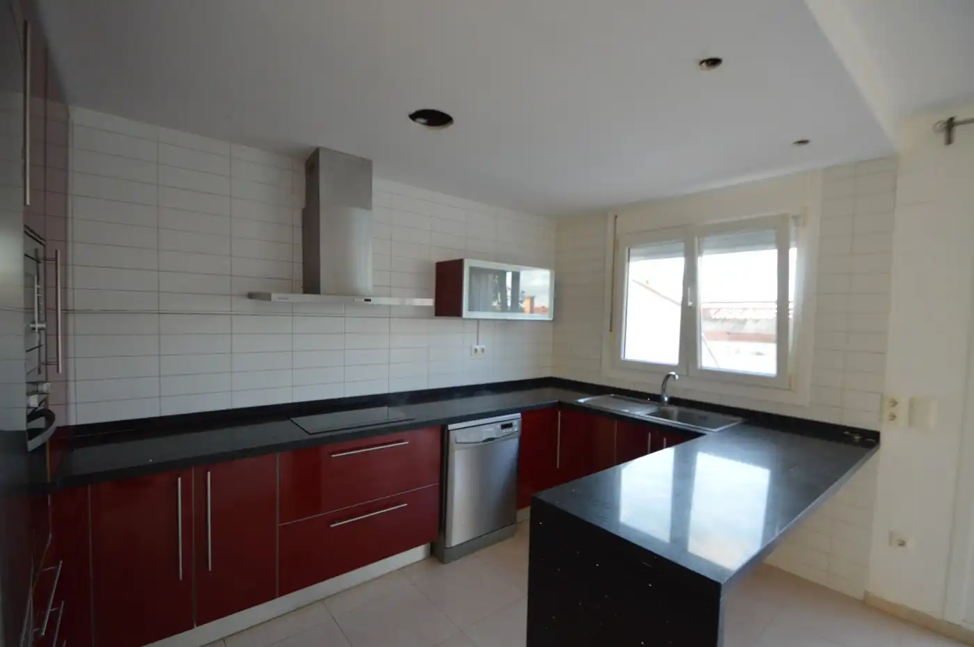 Cuina de Casa o xalet en venda en Vinaròs amb Aire condicionat, Terrassa i Forn