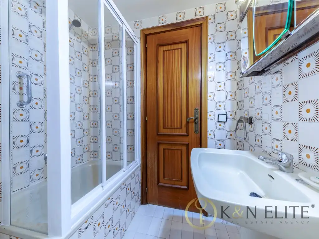 Bathroom of Flat for sale in Alicante / Alacant  with Air Conditioner