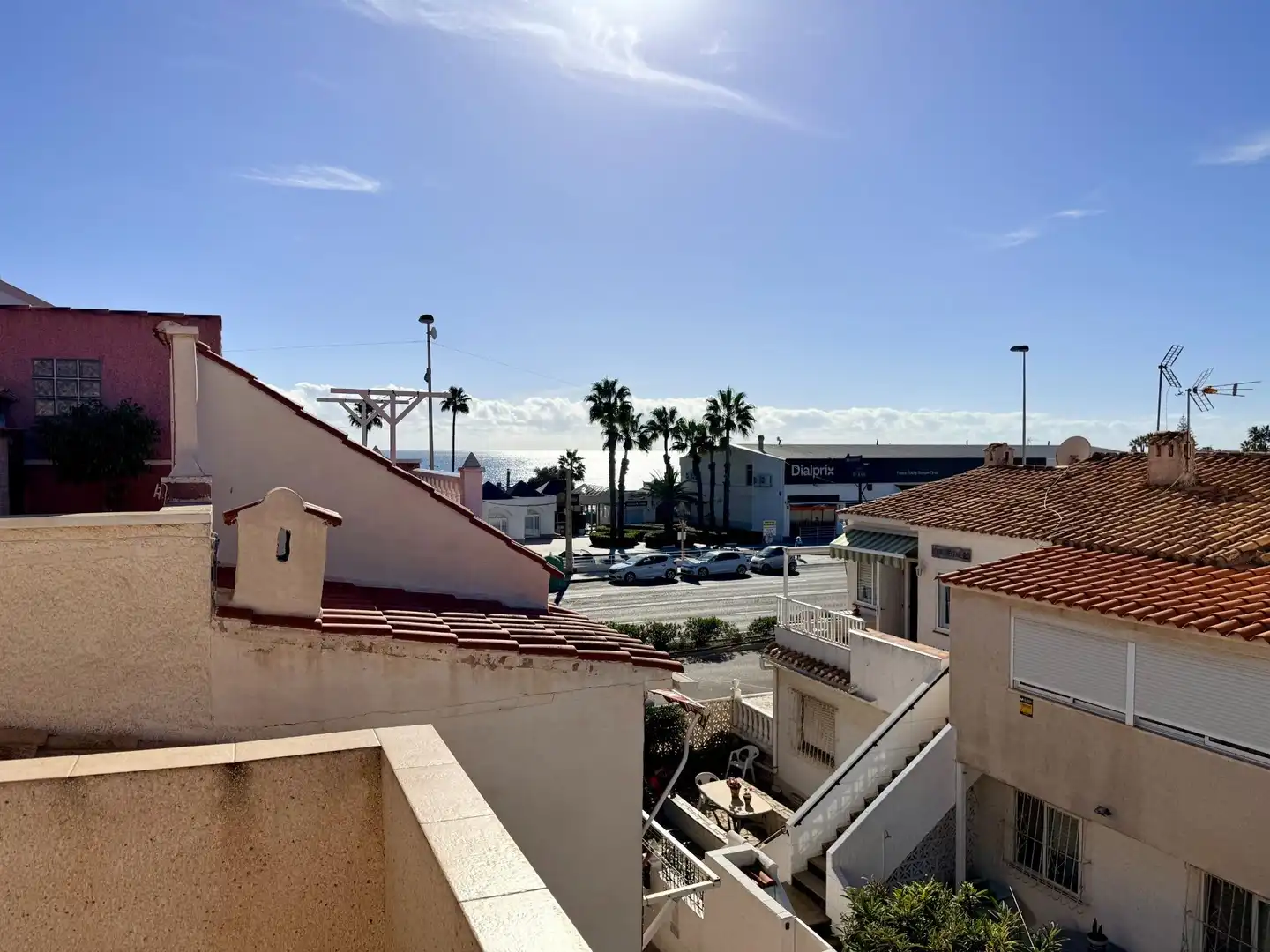 Vista exterior de Casa adosada en venda en Torrevieja amb Terrassa, Moblat i Balcó