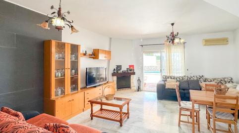 Foto 5 de Casa adosada de alquiler en Urbanizacion Truche el, 9, Almayate, Málaga