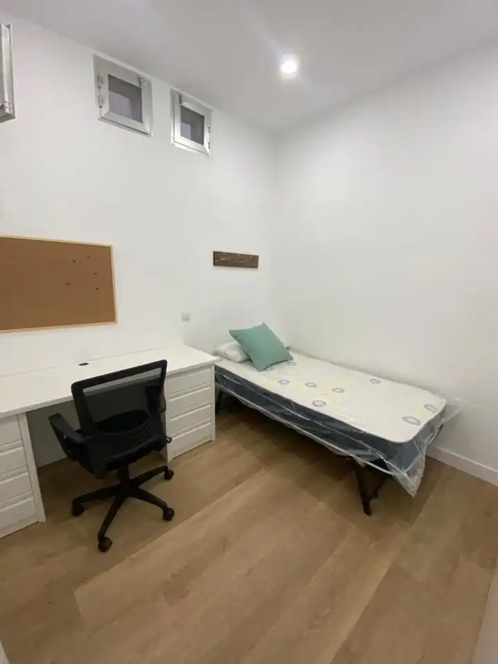 Dormitori de Apartament de lloguer en Madrid amb Moblat