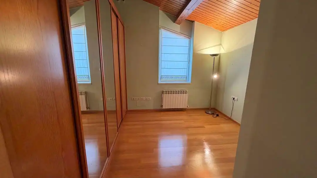 Dormitori de Casa o xalet en venda en Vitoria - Gasteiz amb Calefacció, Jardí privat i Terrassa