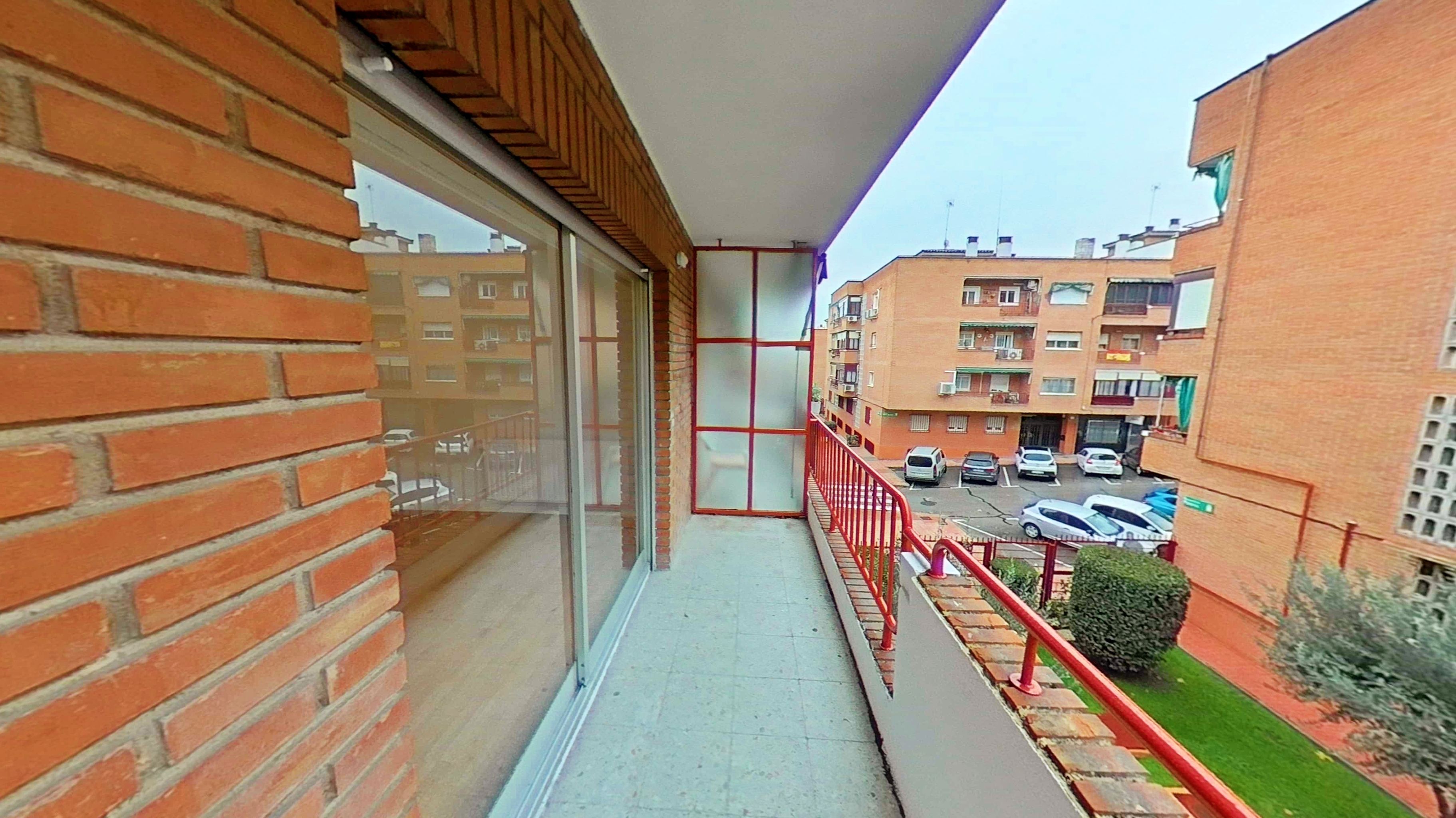 Vista exterior de Pis en venda en Alcobendas amb Terrassa, Traster i Forn
