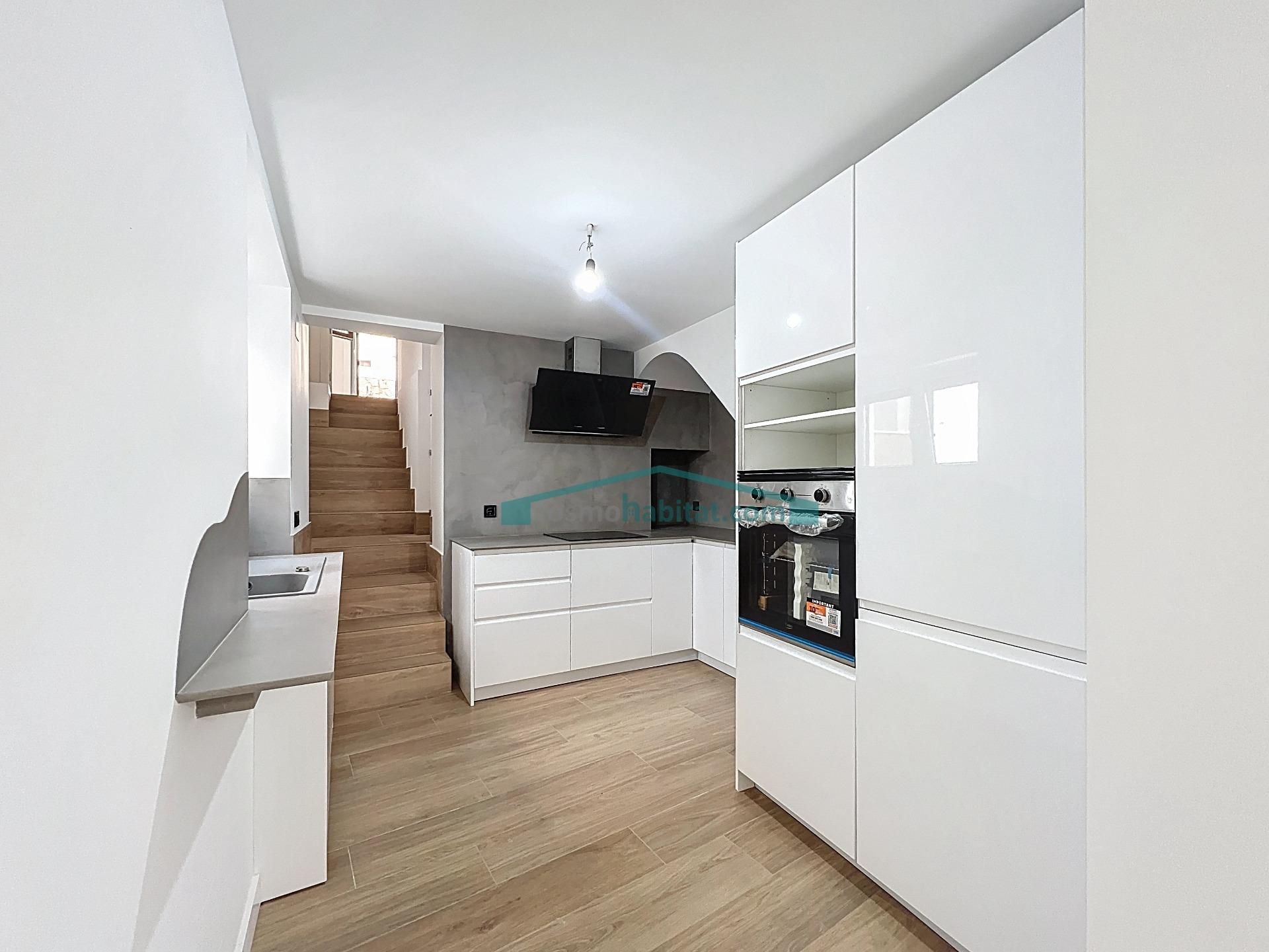 Kitchen of Single-family semi-detached for sale in Pedralba  with Air Conditioner and Terrace