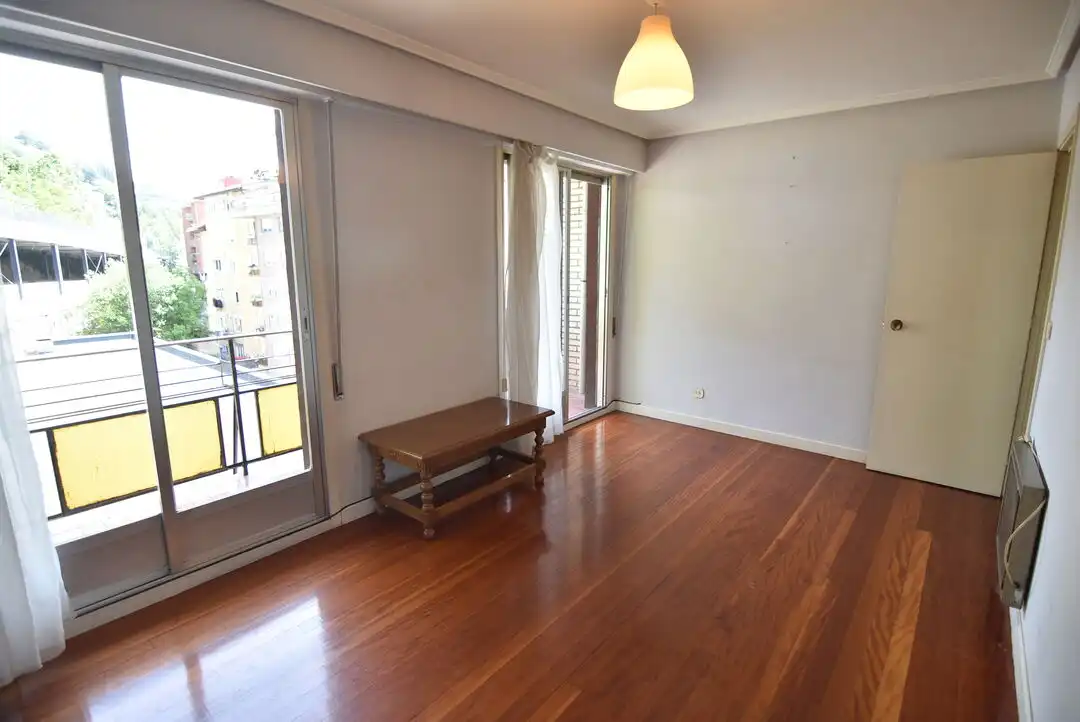 Habitación de Piso en venta en Eibar con Calefacción y Balcón