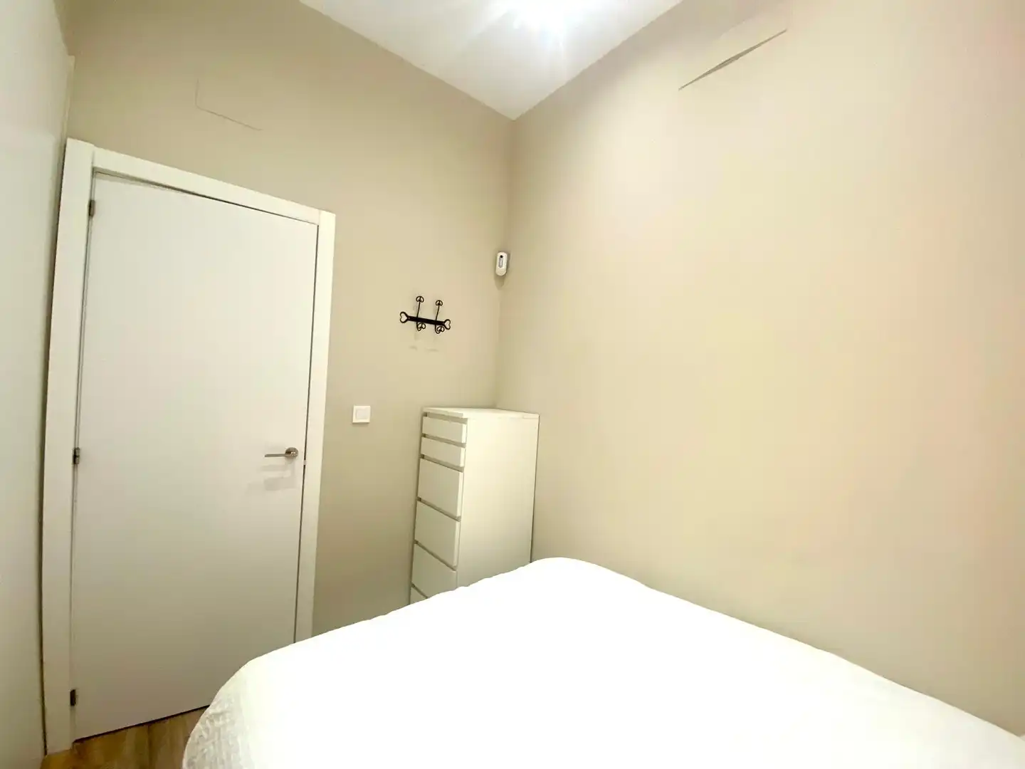 Schlafzimmer von Wohnung zur Miete in Madrid mit Heizung und Möbliert