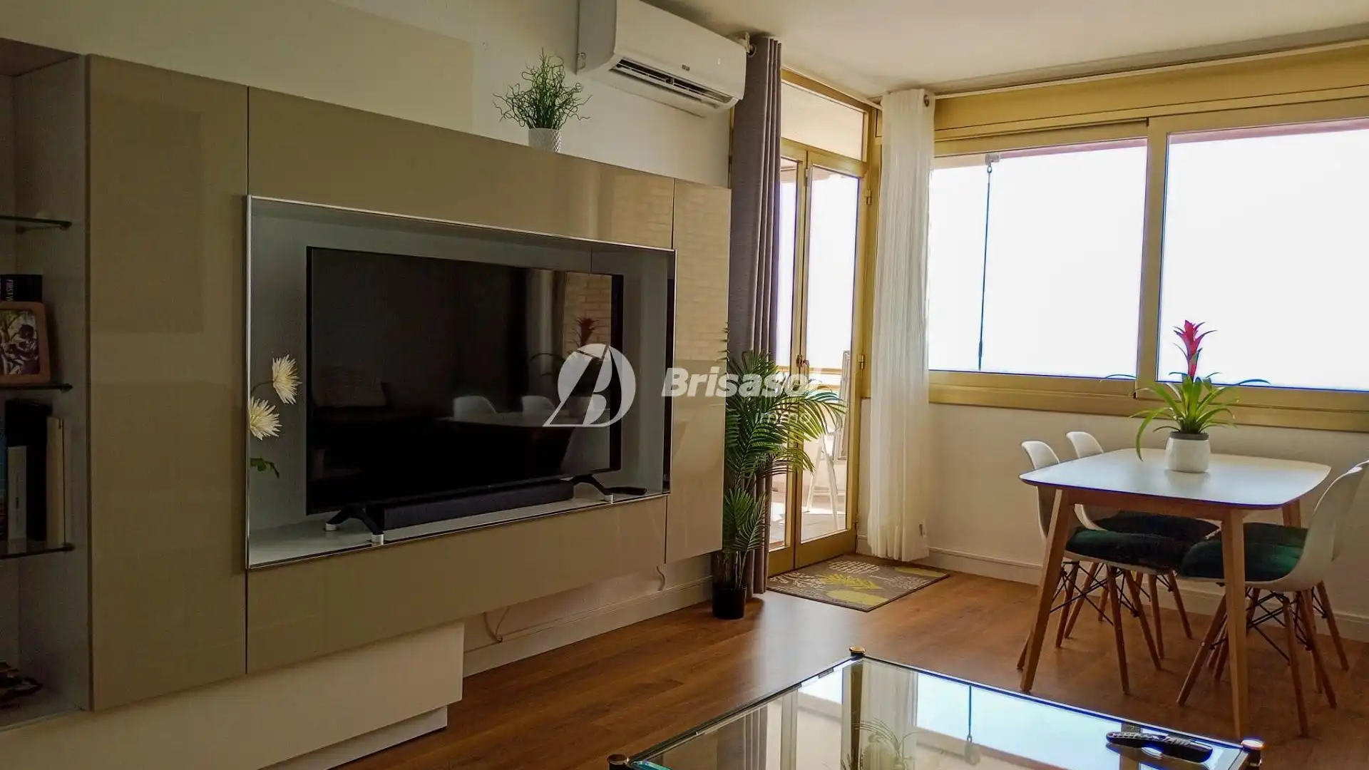 Wohnzimmer von Wohnungen zum Verkauf in Mont-roig del Camp mit Klimaanlage, Terrasse und Alarm