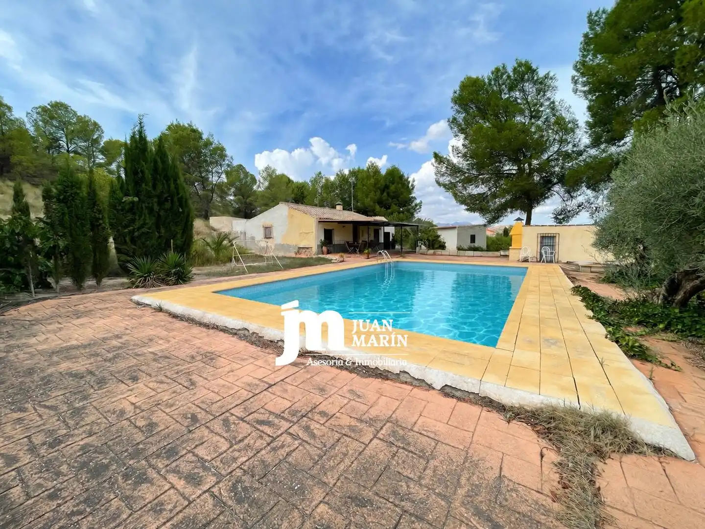 Casa rústica amb piscina en venda a Cieza