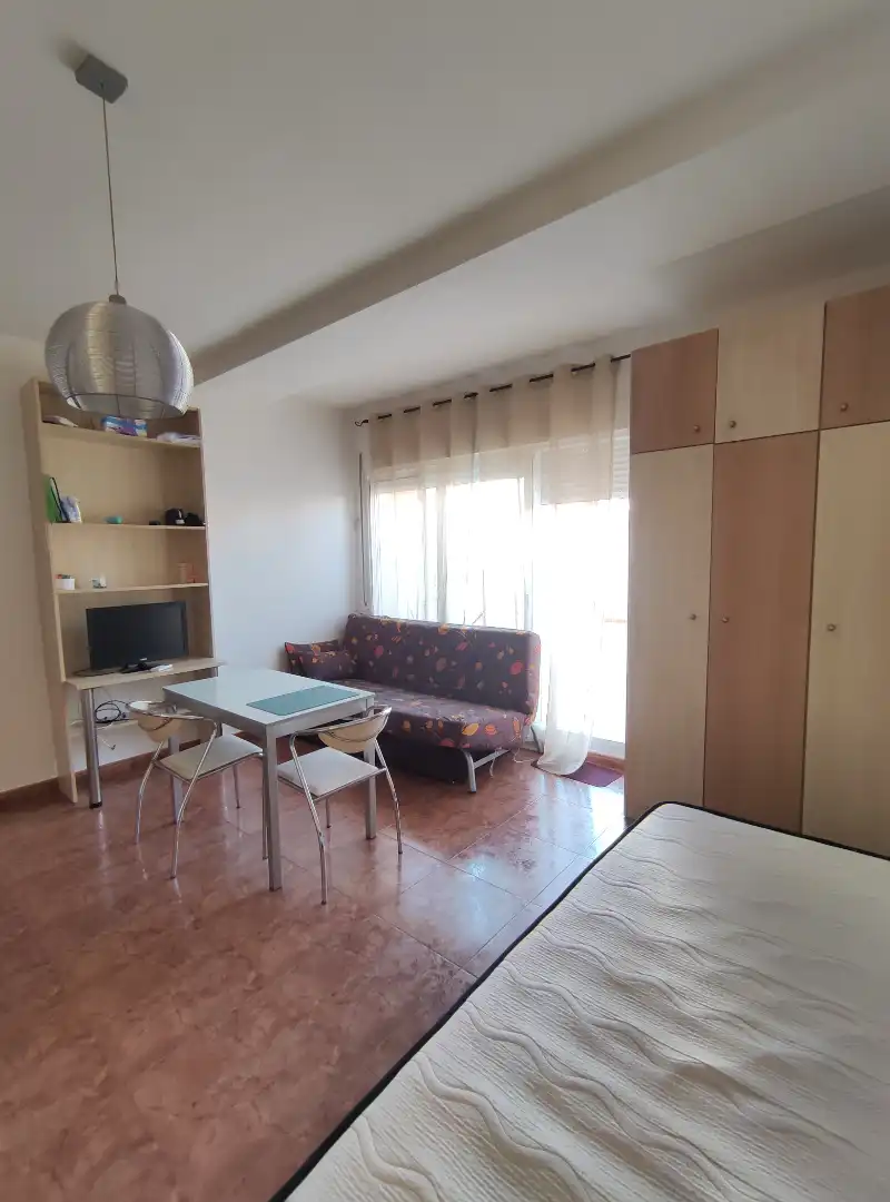 Wohnzimmer von Wohnung zur Miete in Ciudad Real mit Möbliert