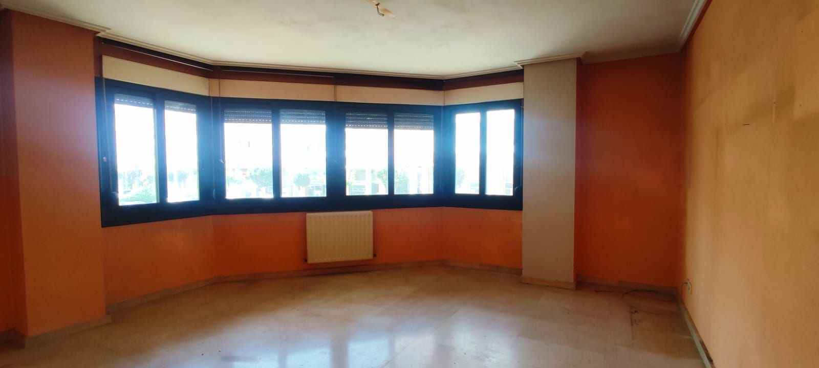 Living room of Flat for sale in Castro-Urdiales  with Heating