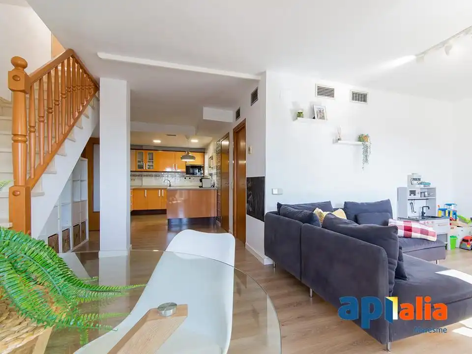 Sala d'estar de Dúplex en venda en Pineda de Mar amb Terrassa