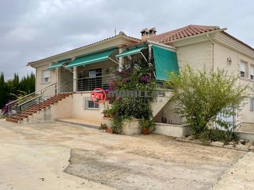 Chalet con jardín en venta en Bullas