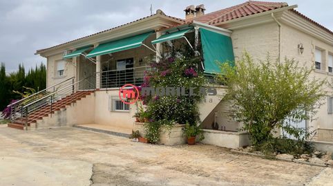 Vivienda Unifamiliar y Explotación Avícola en Bullas