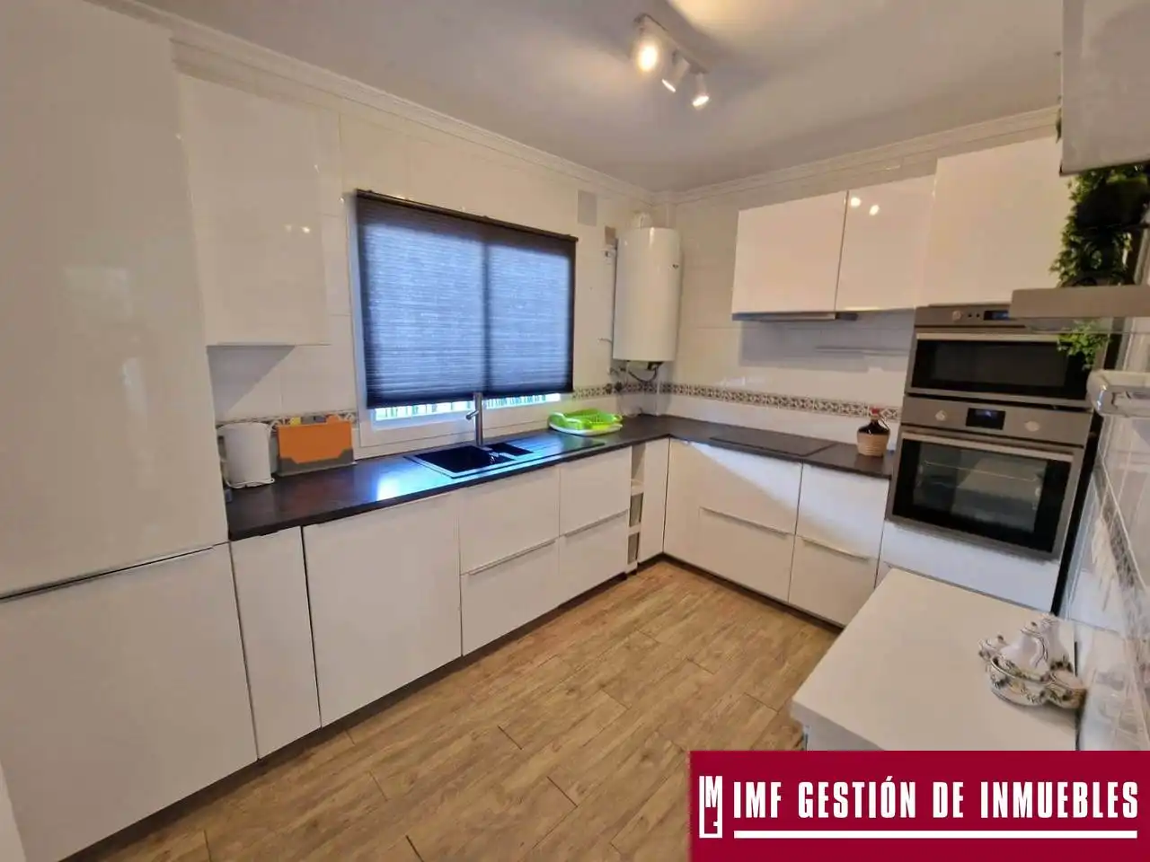 Kitchen of Houses for sale in Vélez-Málaga  with Terrace, Swimming Pool and Community pool