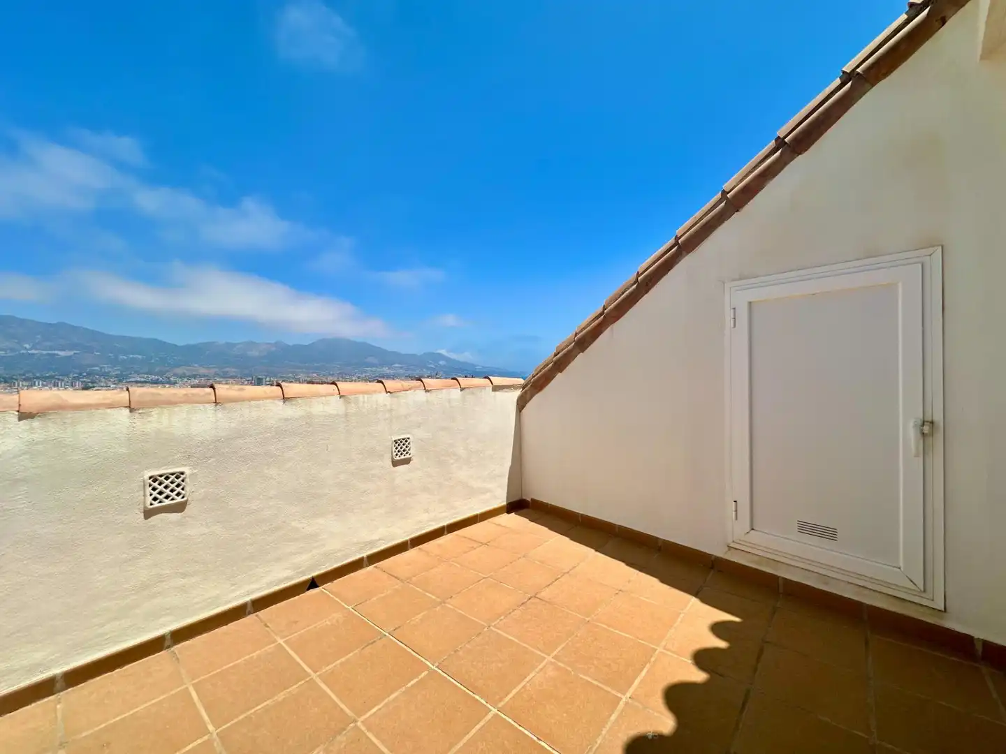 Ático con ascensor en venta en Castillo Sohail - Myramar, imagen 30