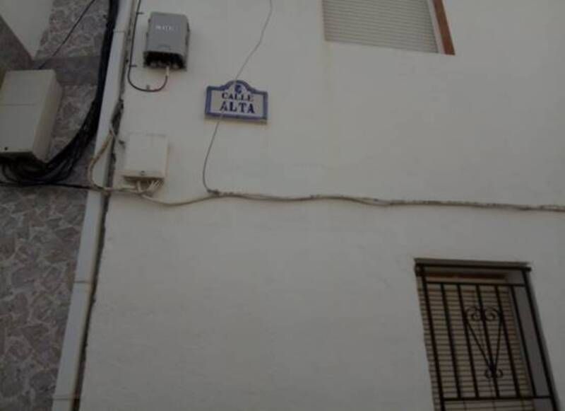 Casa adosada en venda a Alta, Montejícar