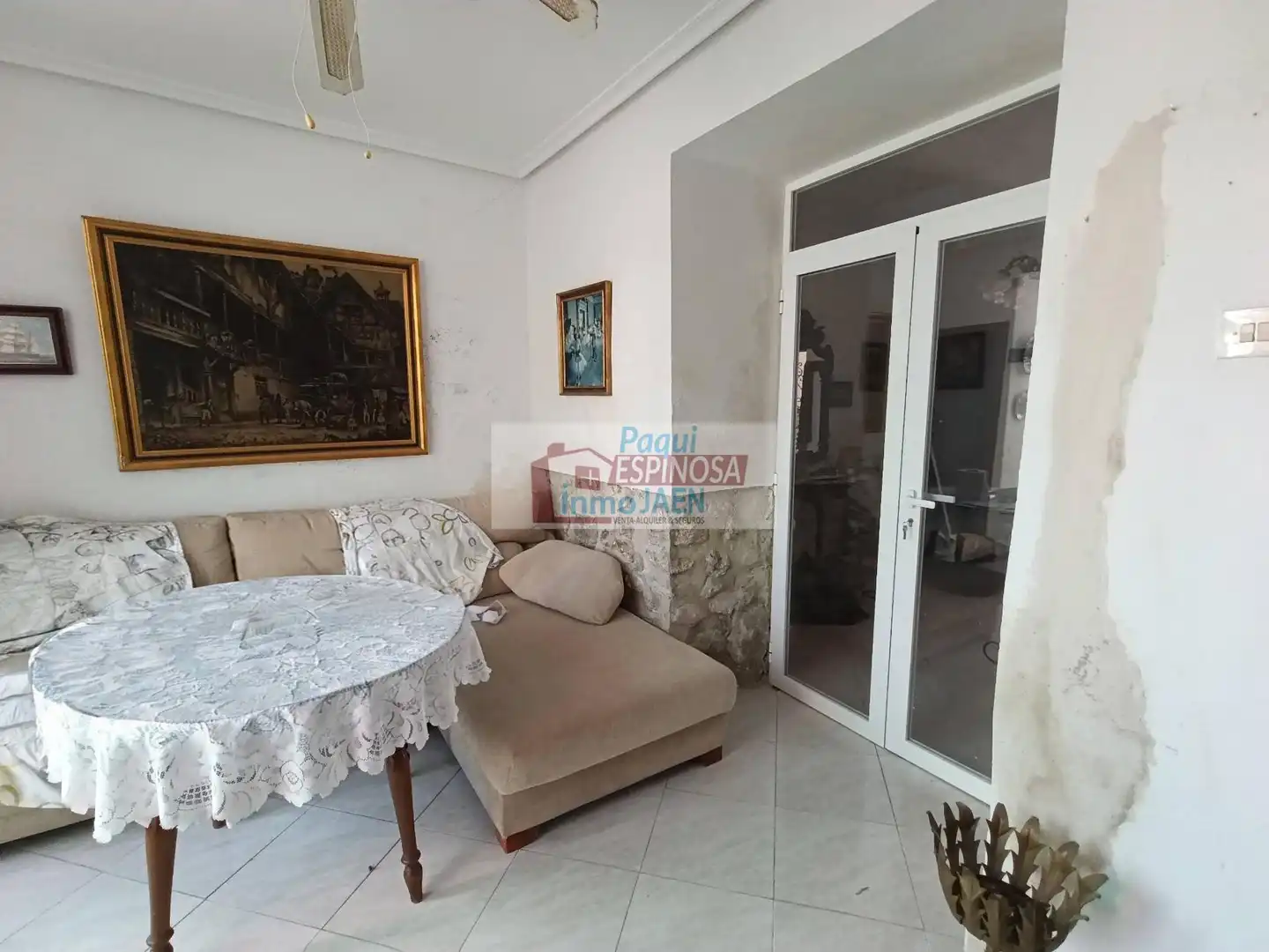 Sala d'estar de Casa o xalet en venda en Torredonjimeno amb Traster