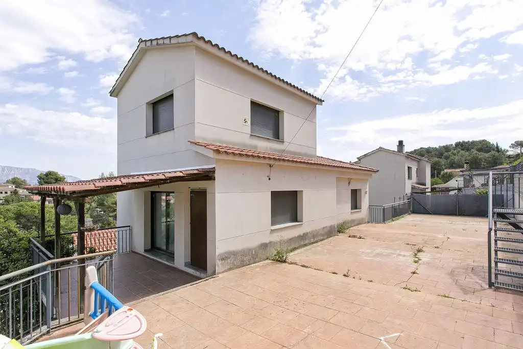 Exterior view of Houses for sale in Piera