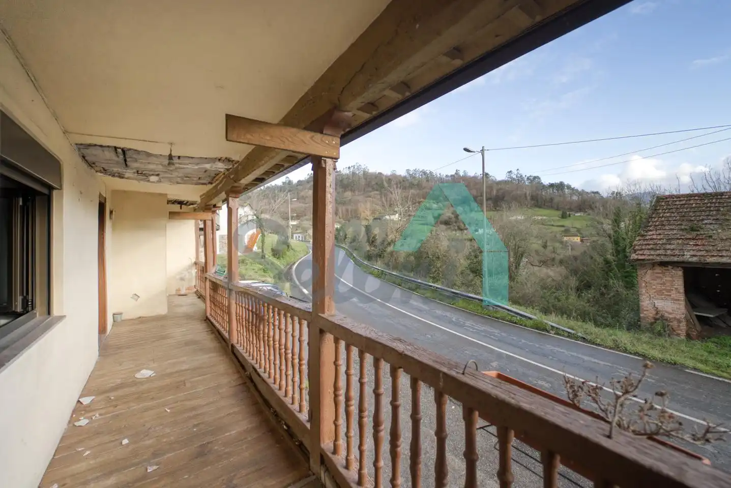 Terrassa de Casa o xalet en venda en Oviedo  amb Calefacció, Jardí privat i Terrassa