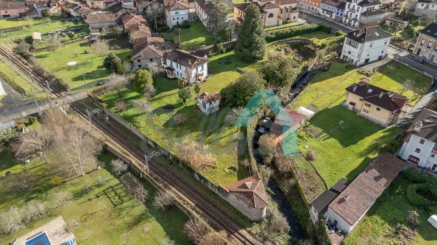 Casa o xalet en venda en Piloña amb Jardí privat, Parquet i Terrassa