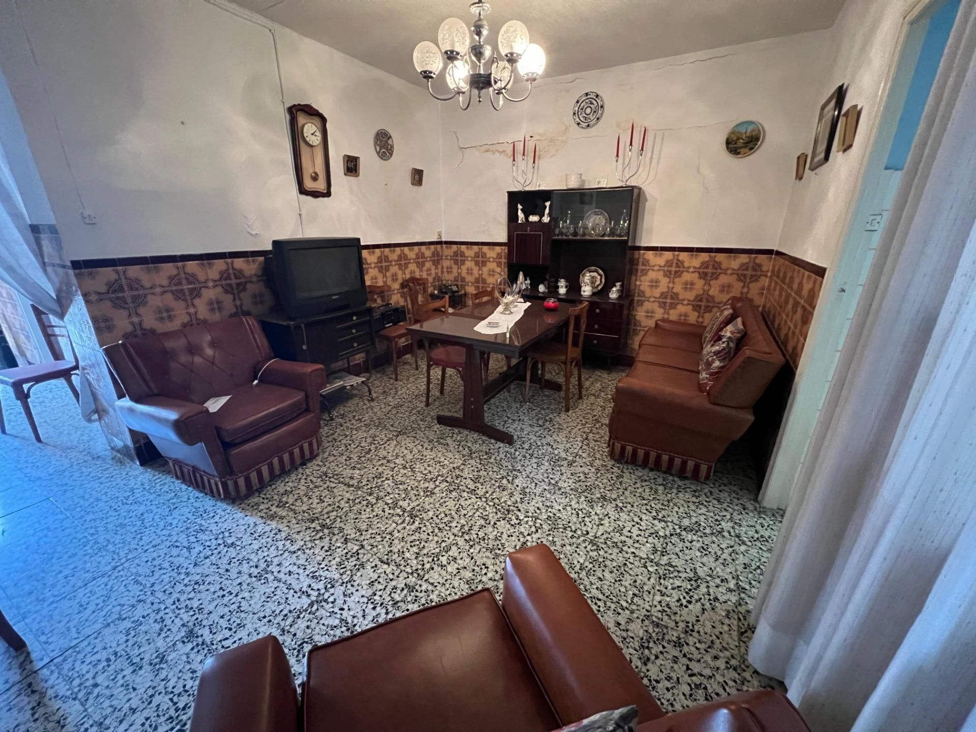 Sala d'estar de Casa o xalet en venda en Almadén amb Terrassa i Moblat