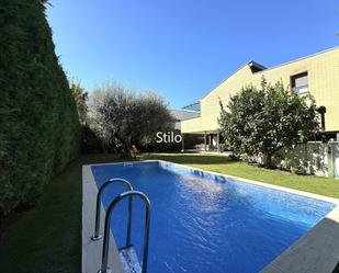 Swimming pool of House or chalet for sale in Sant Cugat del Vallès  with Air Conditioner, Heating and Private garden