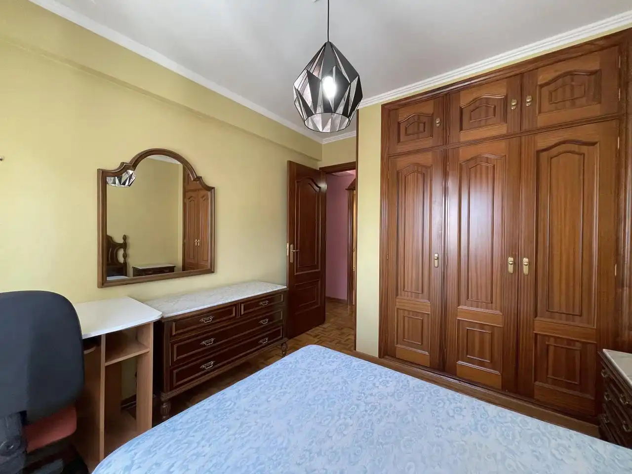 Habitación de Piso en venta en A Coruña Capital  con Calefacción y Trastero