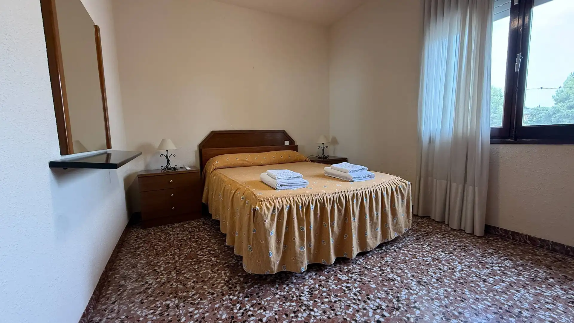 Dormitori de Casa o xalet en venda en Cunit amb Terrassa, Piscina i Moblat