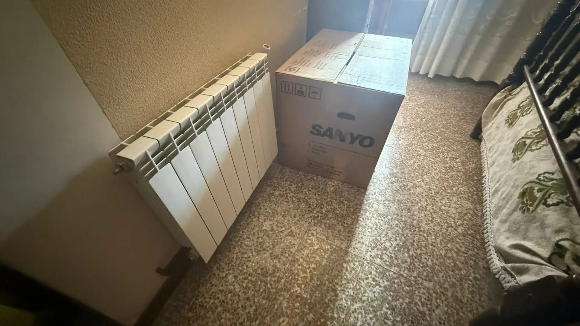 Außenansicht von Einfamilien-Reihenhaus zum Verkauf in Portell de Morella mit Abstellraum, Möbliert und Balkon