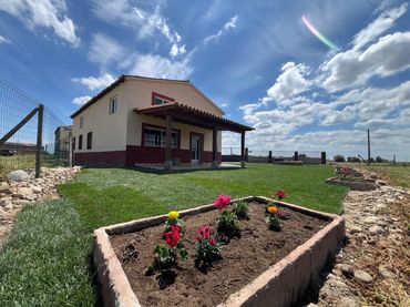 Casa con jardín en venta en Losar de la Vera