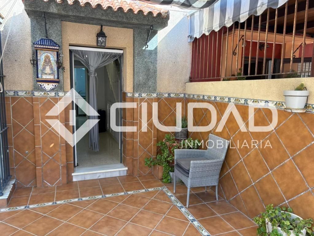 Vista exterior de Casa adosada en venda en Sanlúcar de Barrameda