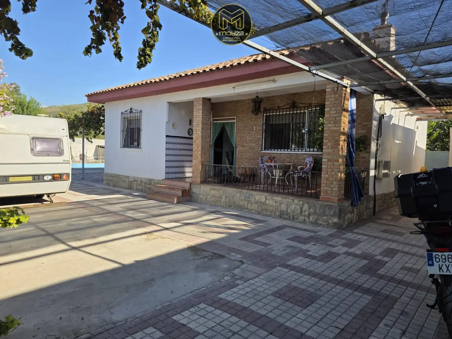 Vista exterior de Casa o xalet en venda en Jaén amb Aire condicionat, Calefacció i Piscina