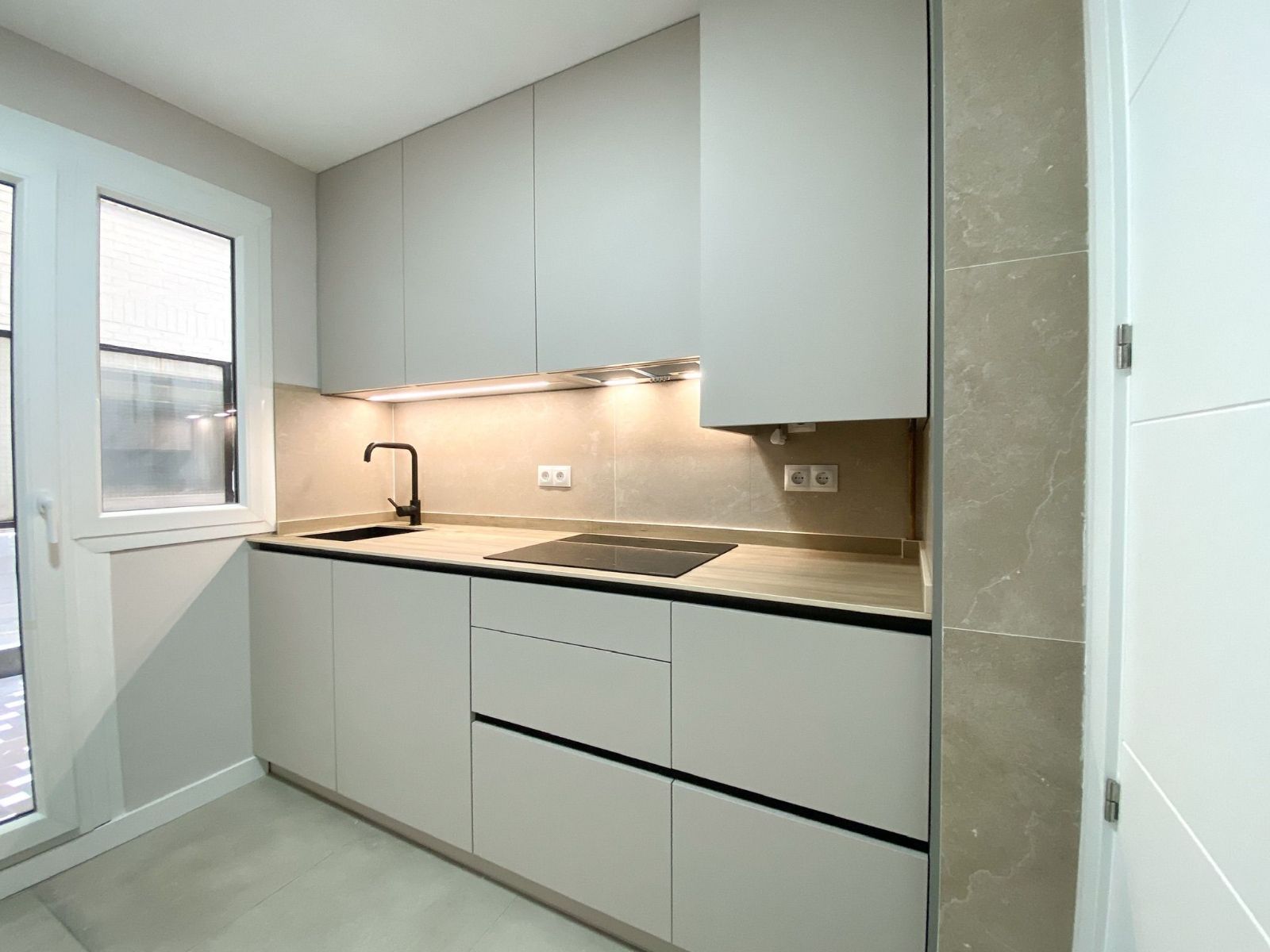 Kitchen of Flat for sale in  Madrid Capital  with Terrace