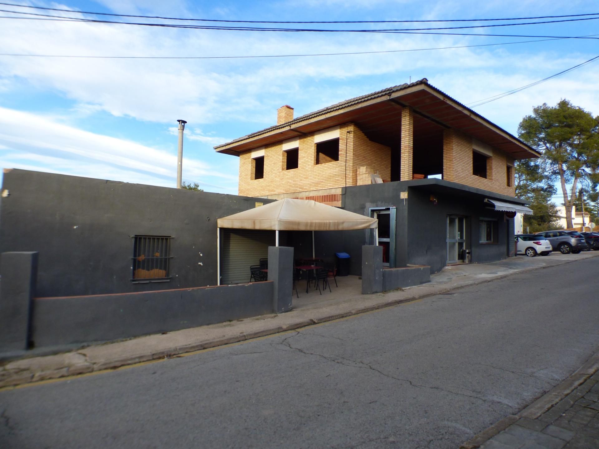 Vista exterior de Casa o xalet en venda en Castellnou de Bages amb Aire condicionat, Calefacció i Jardí privat