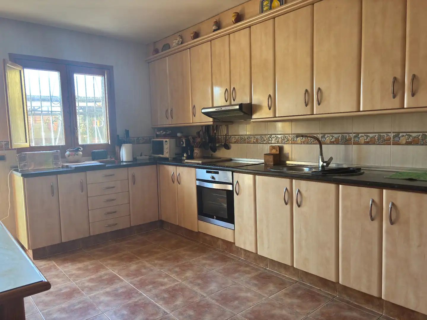 Küche von Country house zum Verkauf in Flix mit Klimaanlage, Privatgarten und Schwimmbad