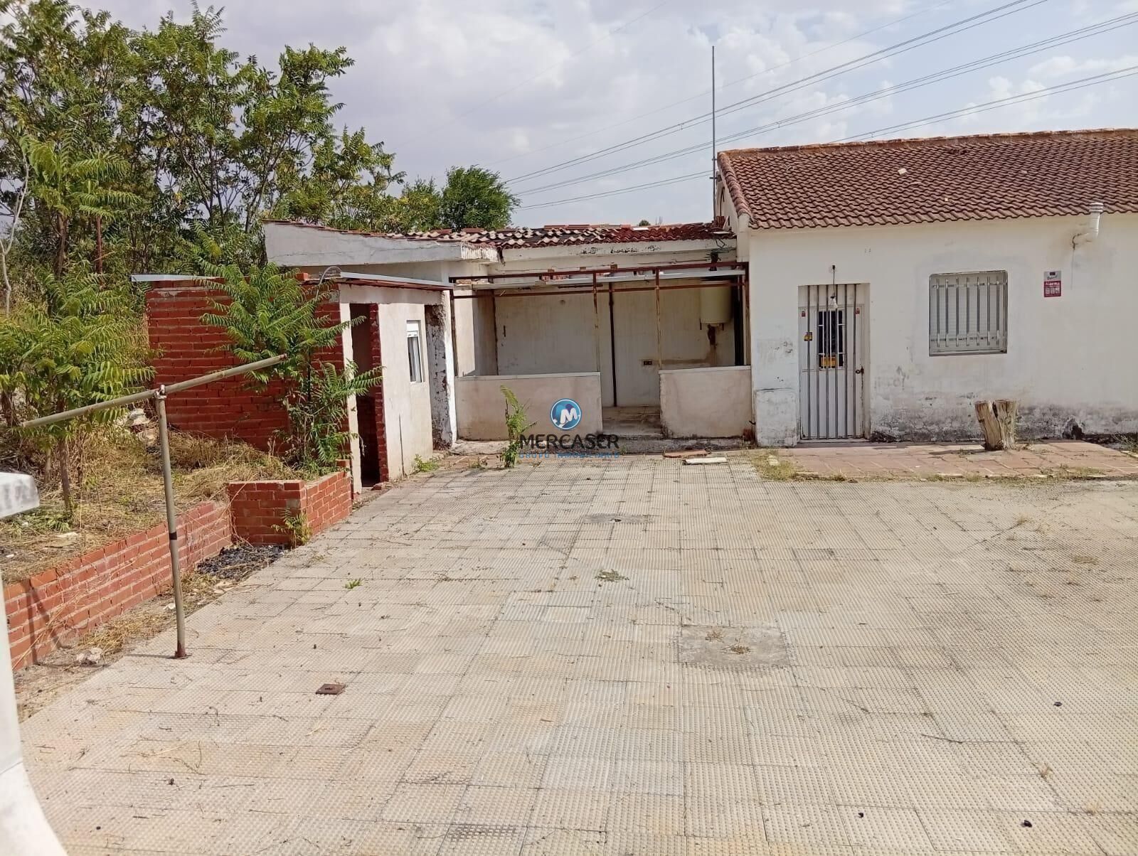 Vista exterior de Casa o xalet en venda en Fuentidueña de Tajo amb Jardí privat i Piscina comunitària
